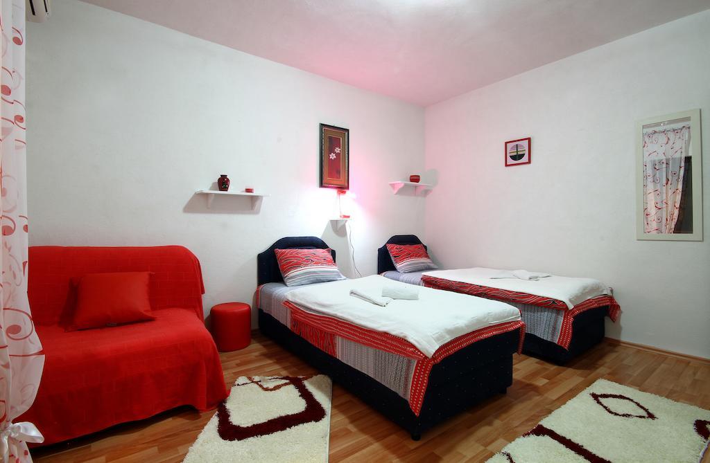Guesthouse Bmb Bagaric Budva Bilik gambar