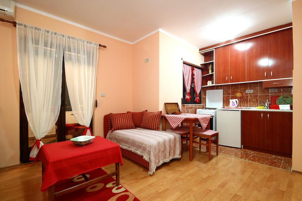 Guesthouse Bmb Bagaric Budva Bilik gambar